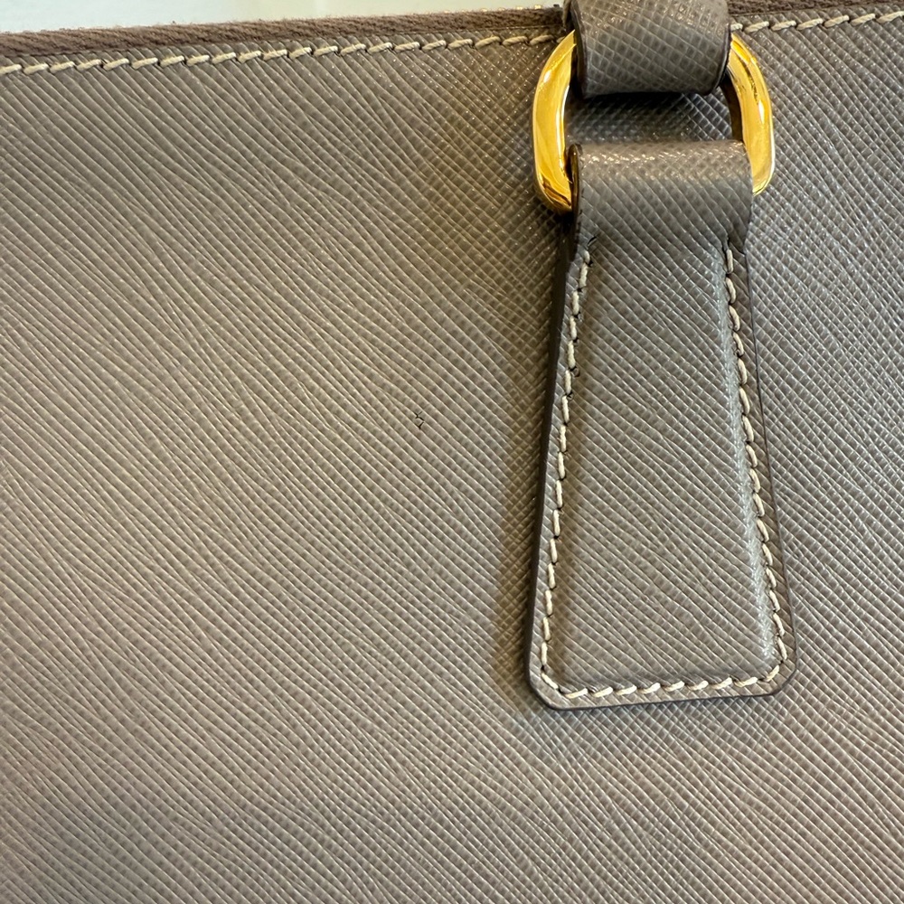 Prada | Large Galleria Saffiano Tote - Picture 12 of 17